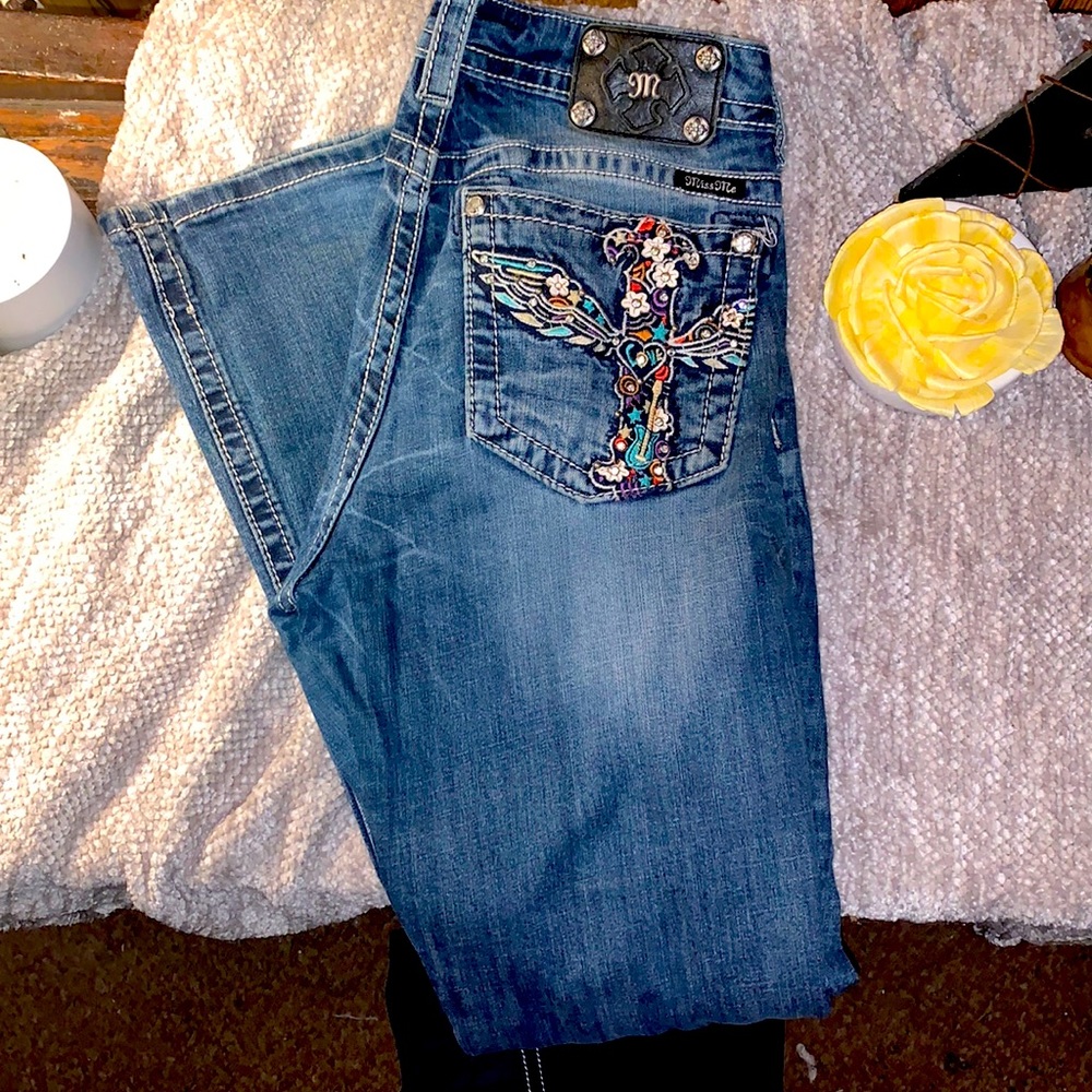 MissMe signature bootcut w designs on backpockets